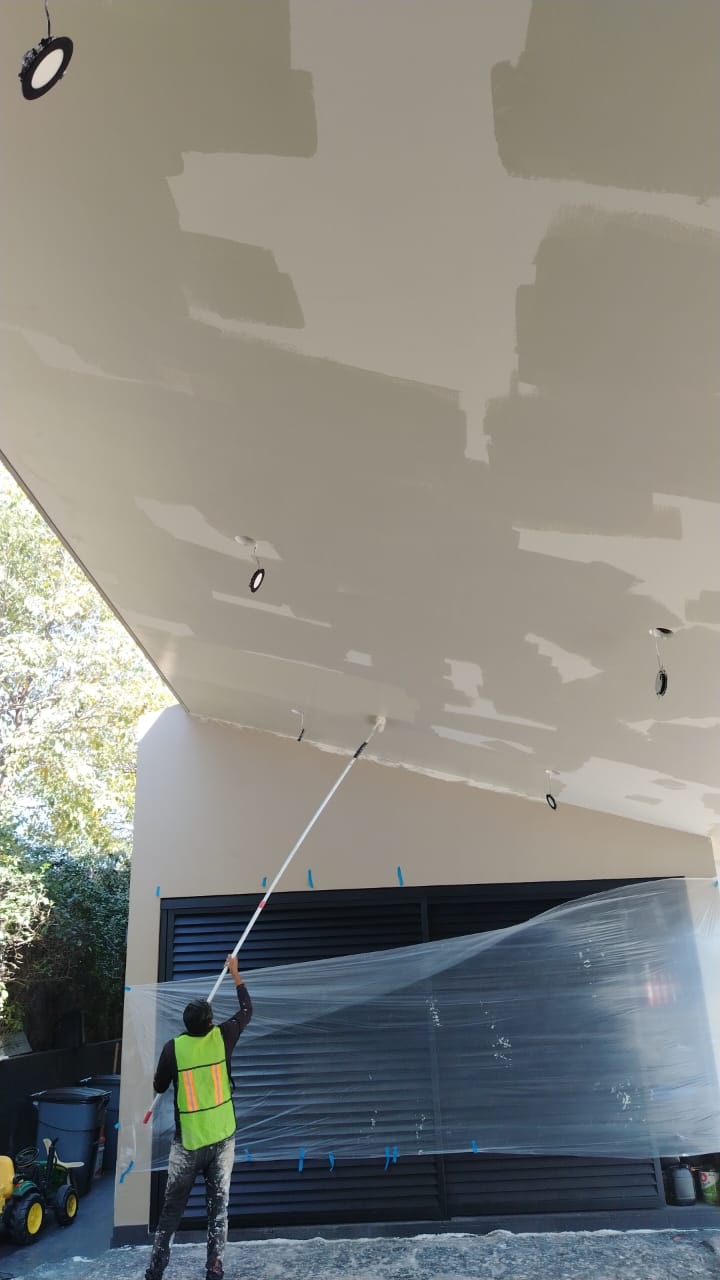 Trabajo de pintura en exterior